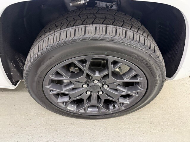 2025 Jeep Grand Cherokee Summit Reserve photo 2