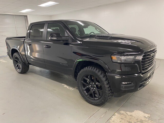 2025 Ram 1500 Laramie photo 3