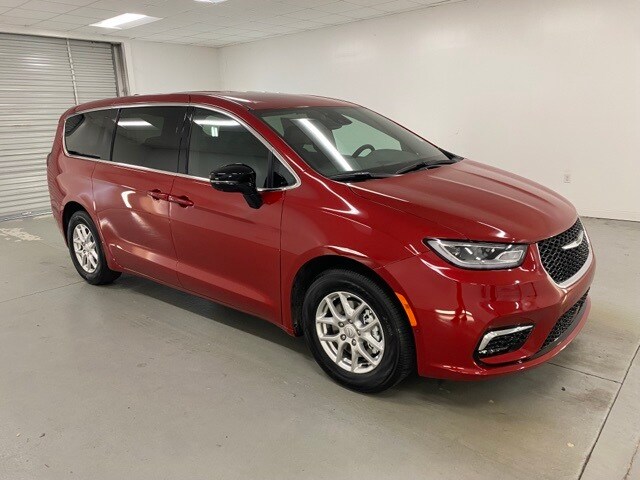 2025 Chrysler Pacifica photo 3