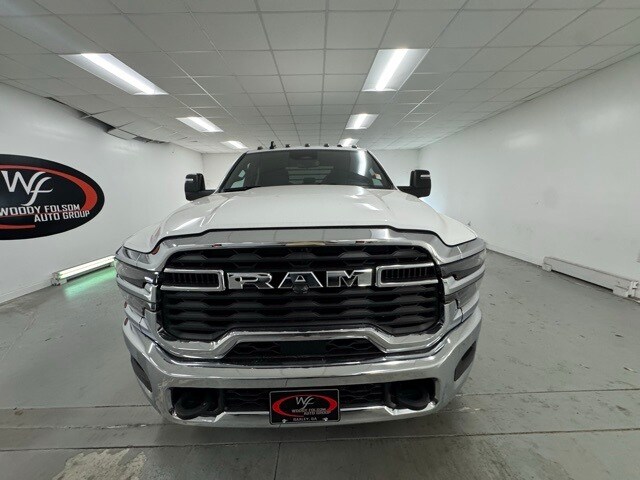 2025 Ram 5500 Tradesman photo 2