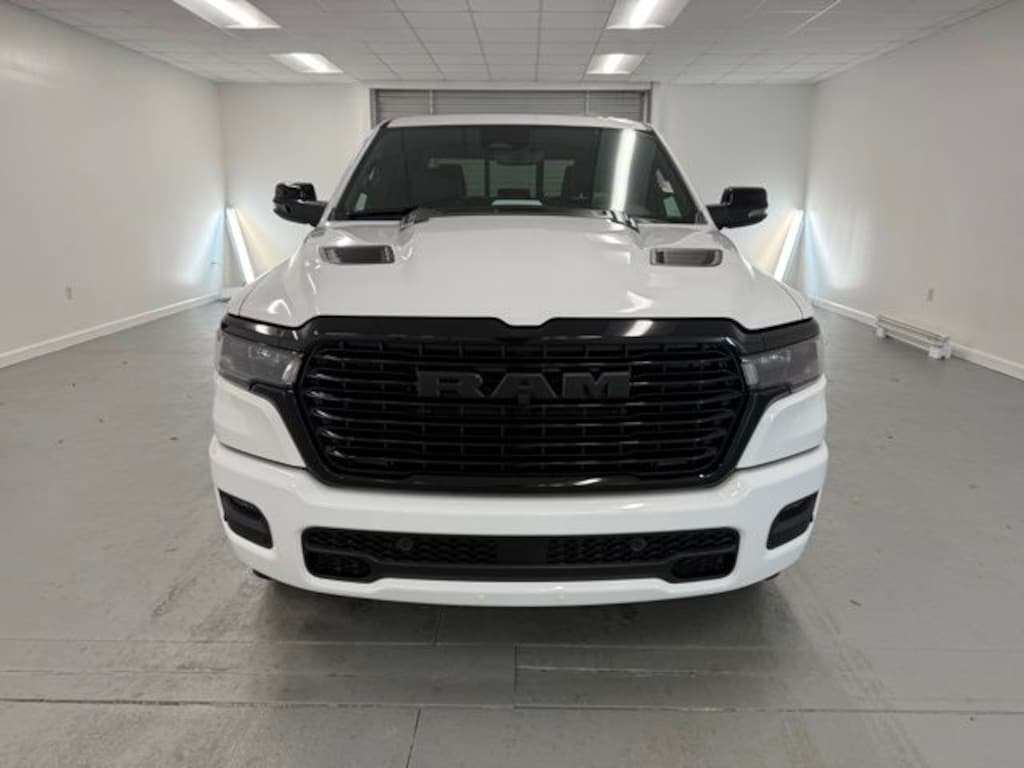 New 2026 Ram 1500 LARAMIE CREW CAB 4X4 5'7 BOX Pickup