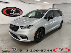 2026 Chrysler Pacifica LIMITED Passenger Van