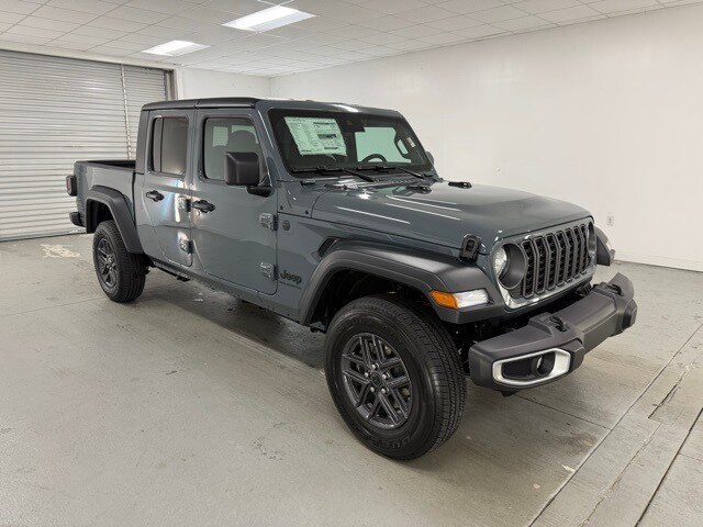 2025 Jeep Gladiator Sport S photo 3