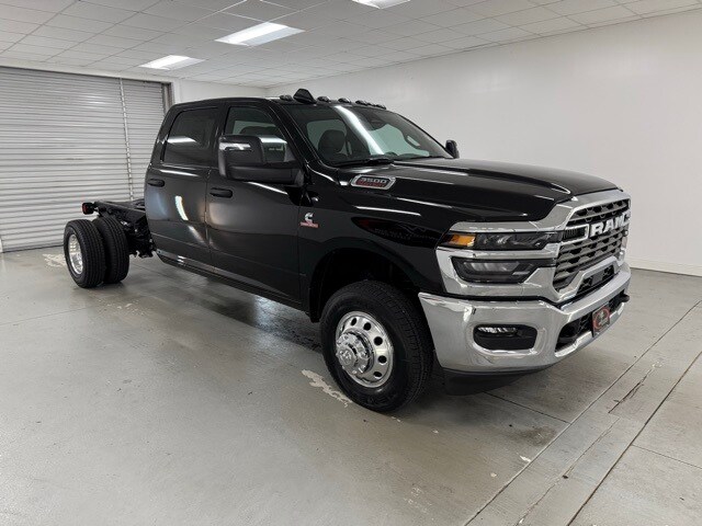 2025 Ram 3500 Tradesman photo 3