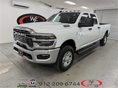 2026 Ram 3500 TRADESMAN CREW CAB 4X4 8' BOX Pickup