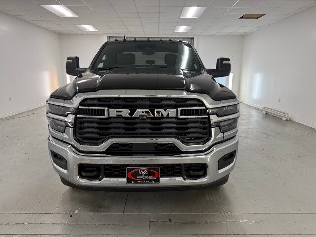 2025 Ram 3500 Tradesman photo 2