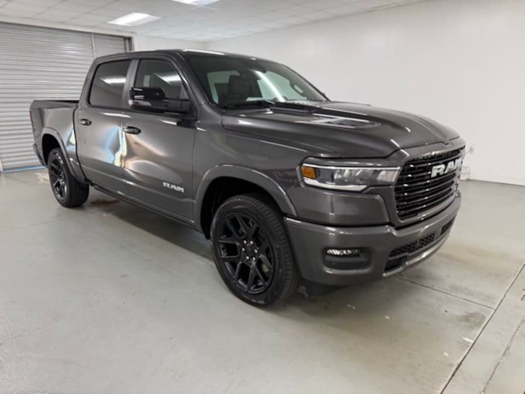 New 2026 Ram 1500 LARAMIE CREW CAB 4X4 5'7 BOX Pickup