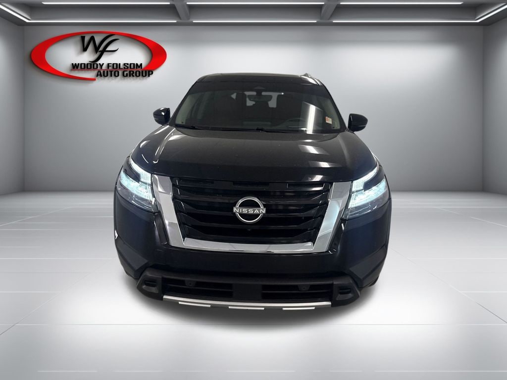 Used 2024 Nissan Pathfinder Platinum SUV