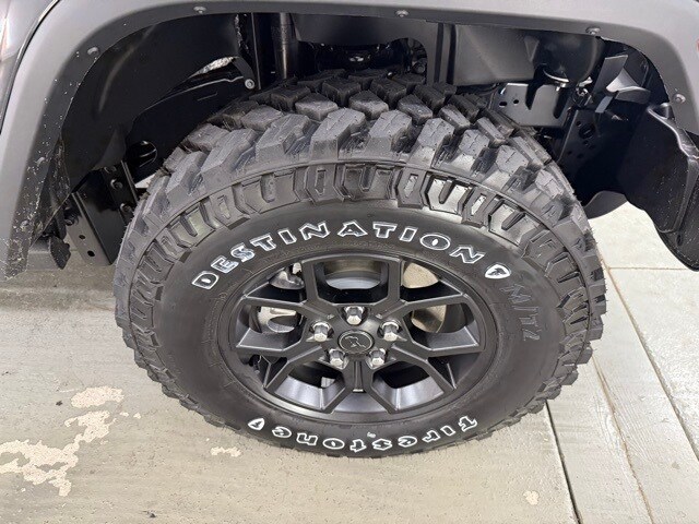 2025 Jeep Gladiator Willys photo 4