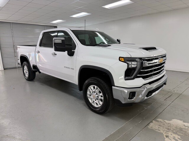 2024 Chevrolet Silverado 2500HD LTZ photo 3