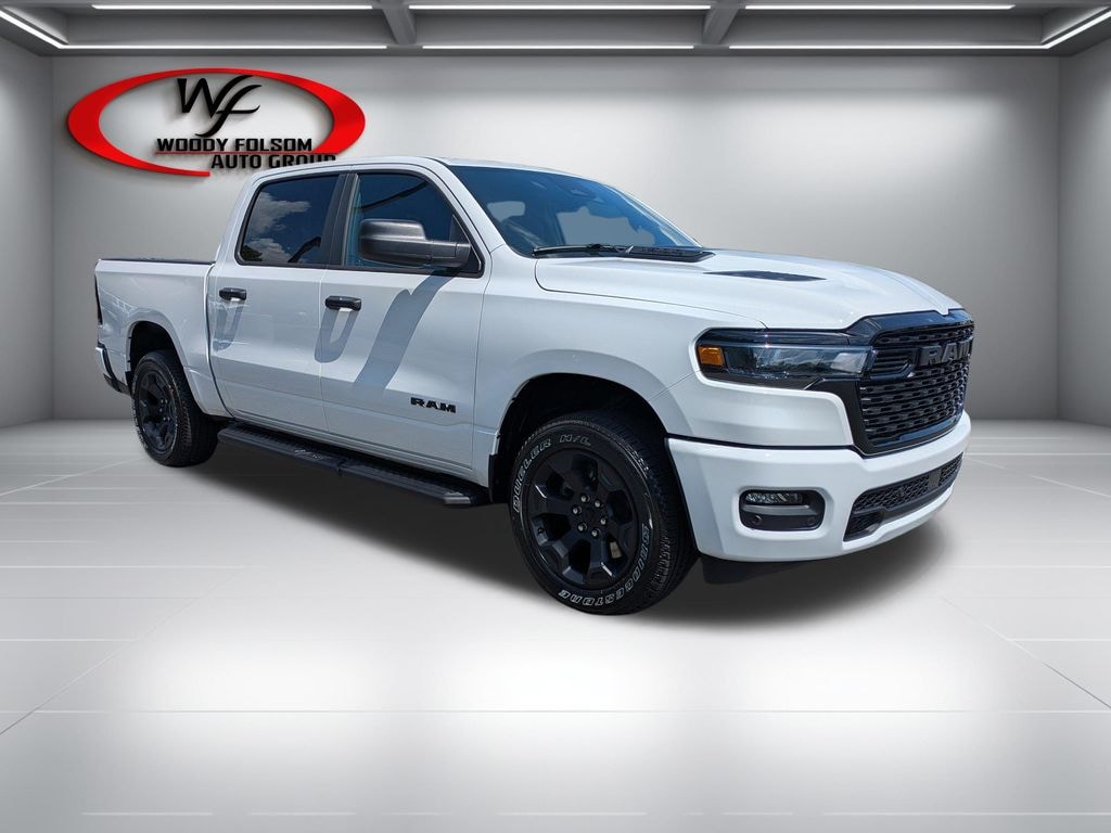 New 2026 Ram 1500 EXPRESS CREW CAB 4X4 5'7 BOX Pickup