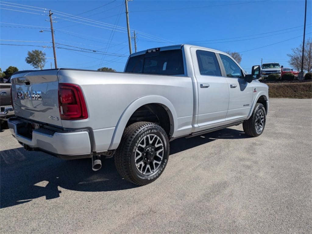 New 2026 Ram 2500 LIMITED LONGHORN CREW CAB 4X4 6'4 BOX Pickup