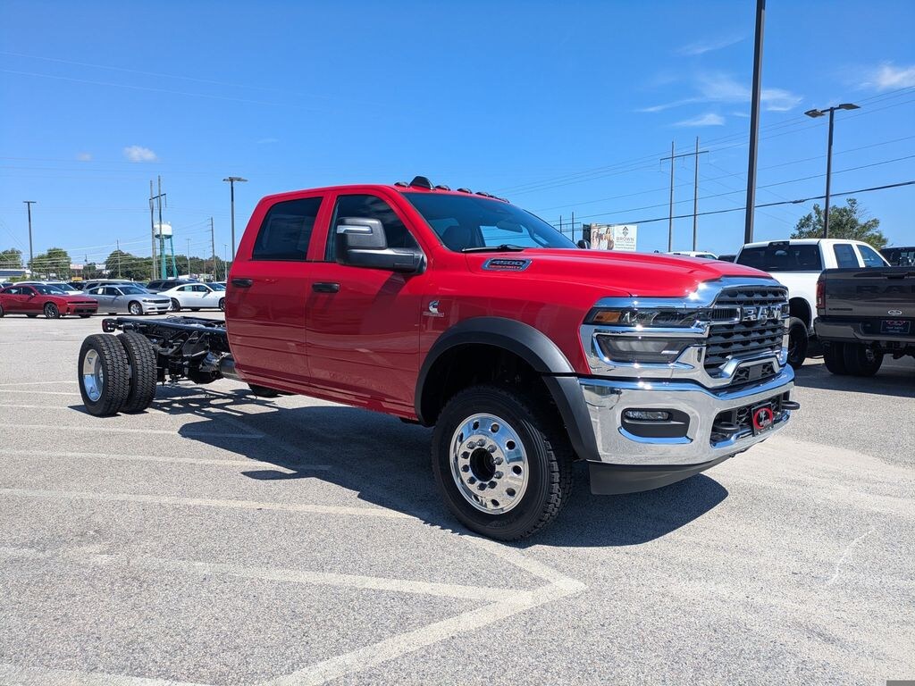 New 2026 Ram 4500 Chassis Cab TRADESMAN CREW 4X4 84' CA Pickup