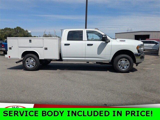 2024 Ram 3500 Tradesman photo 2