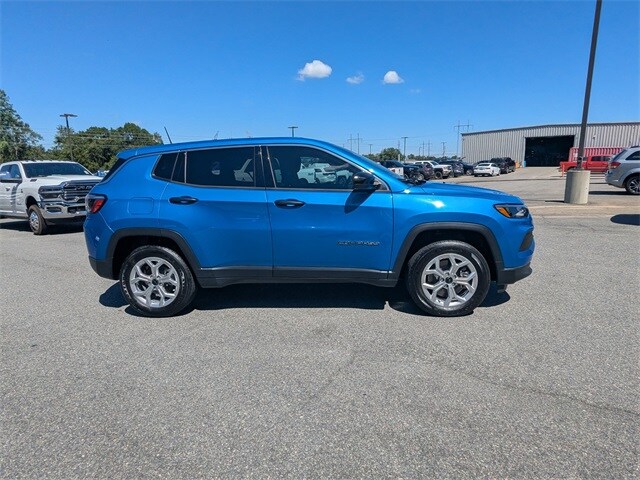 2025 Jeep Compass Sport photo 2