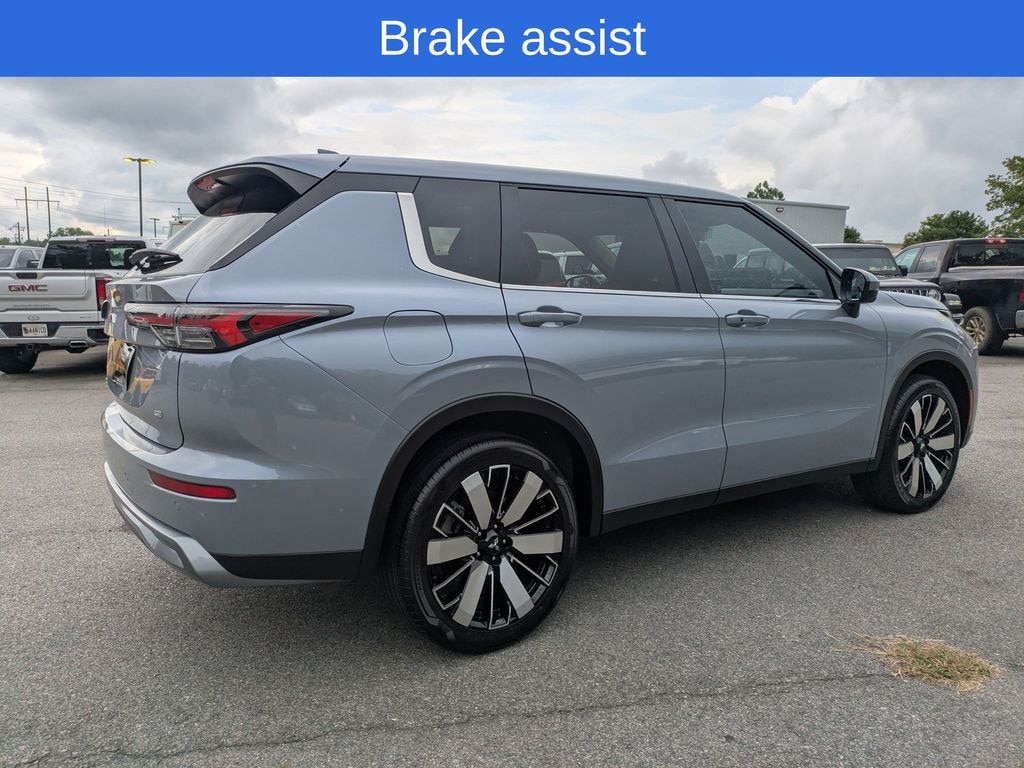 Used 2026 Mitsubishi Outlander LE SUV