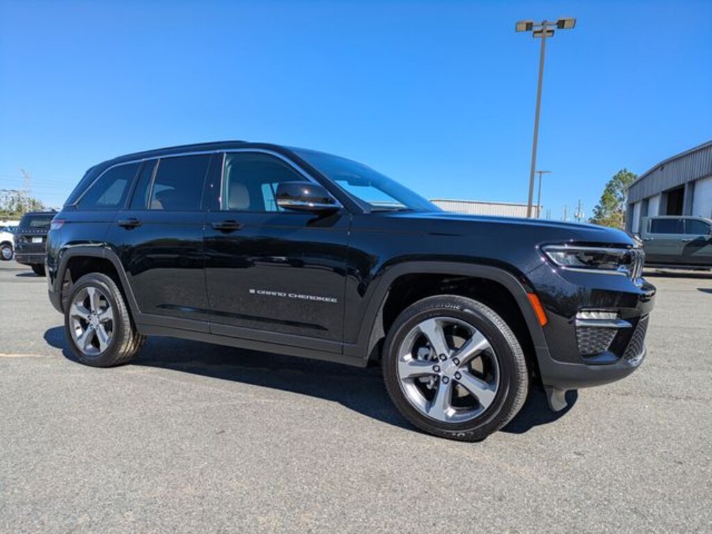 New 2025 Jeep Grand Cherokee LIMITED 4X4 Sport Utility