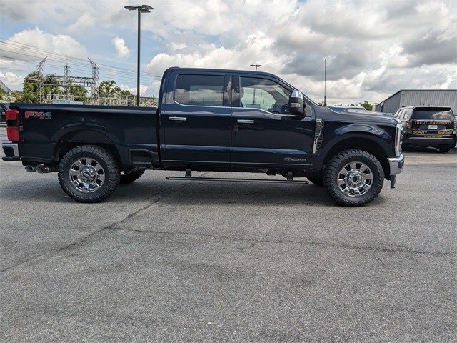 2024 Ford F-250 Lariat photo 2