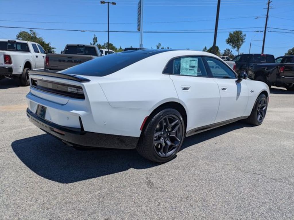 New 2026 Dodge Charger R/T PLUS 4-DOOR AWD Sedan