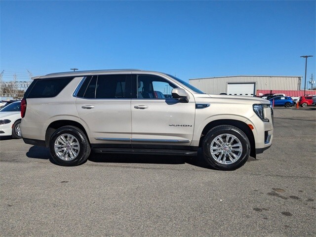 2023 Gmc Yukon SLT photo 3