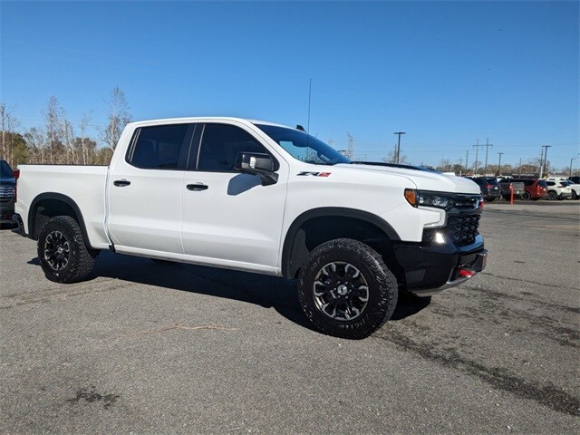 2024 Chevrolet Silverado 1500 ZR2 photo 2