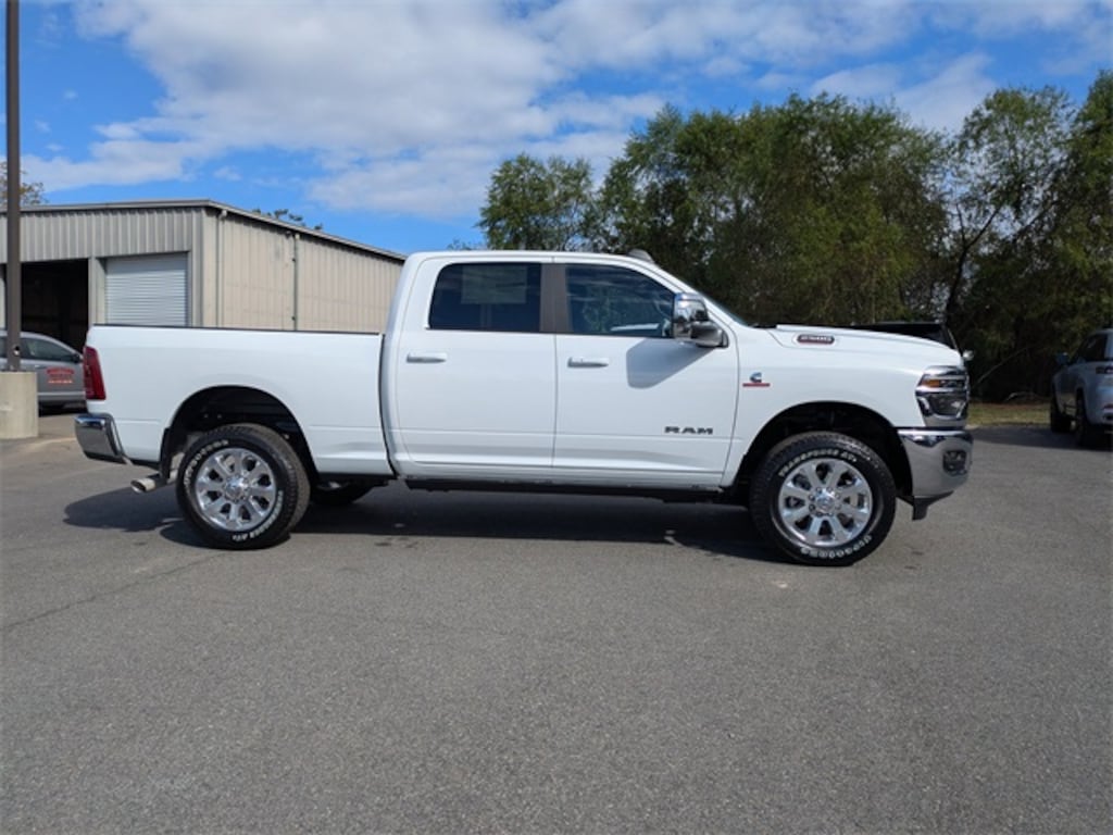 New 2026 Ram 2500 LARAMIE CREW CAB 4X4 6'4 BOX Pickup