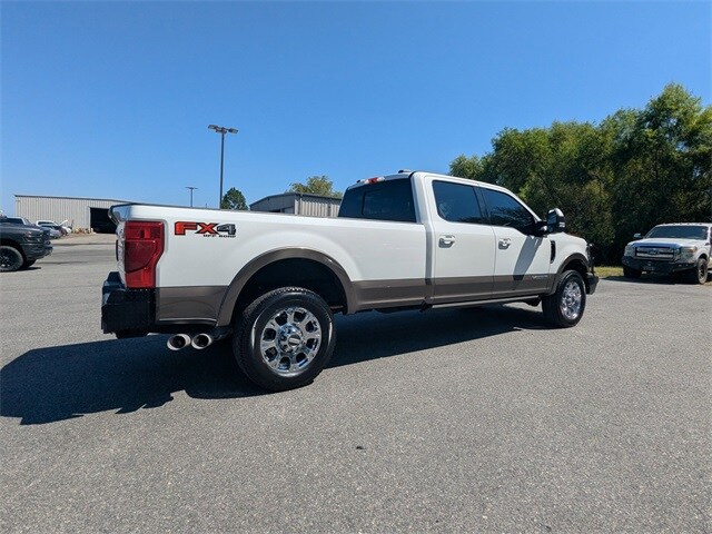 2021 Ford F-350 Lariat photo 4