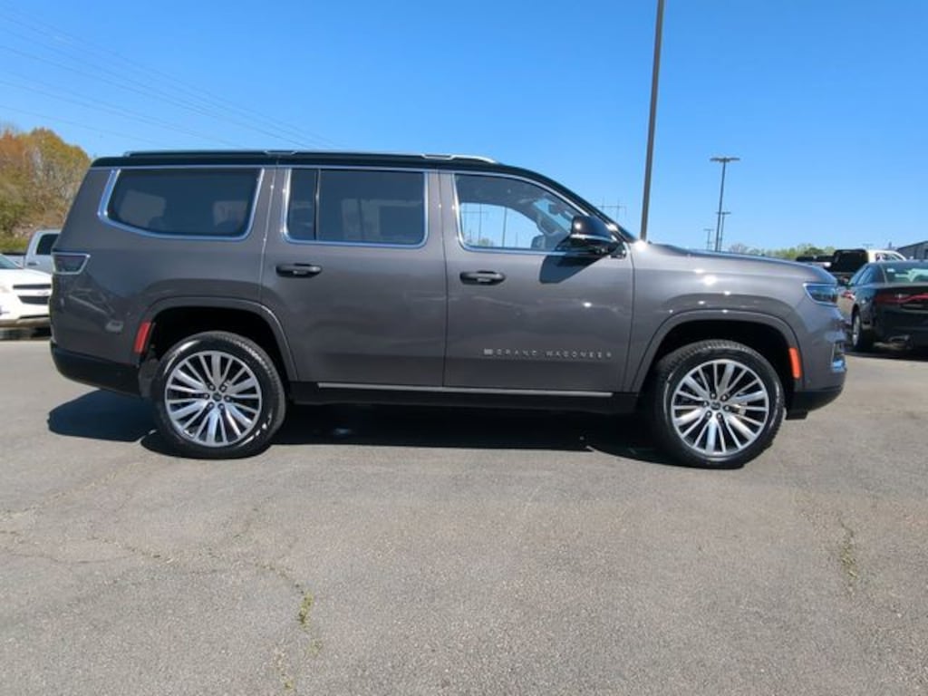 New 2024 Jeep Grand Wagoneer SERIES III 4X4 Sport Utility