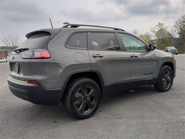 2023 Jeep Cherokee Altitude Lux photo 3