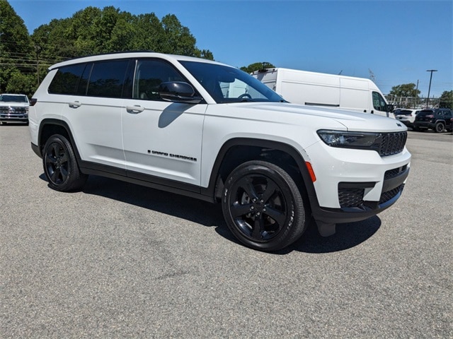 Used 2023 Jeep Grand Cherokee L Altitude with VIN 1C4RJKAG0P8815094 for sale in Vidalia, GA