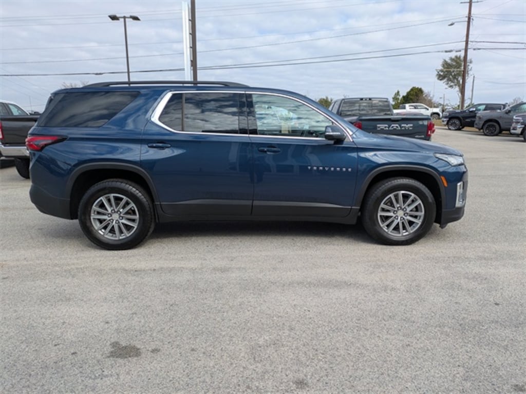 Used 2023 Chevrolet Traverse LT SUV
