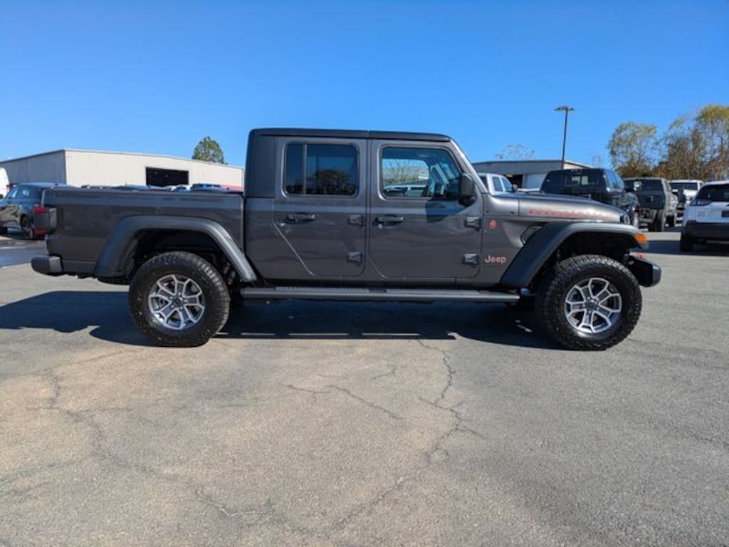 New 2026 Jeep Gladiator MOJAVE 4X4 Pickup