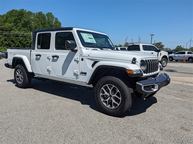 2024 Jeep Gladiator Sport S photo 3