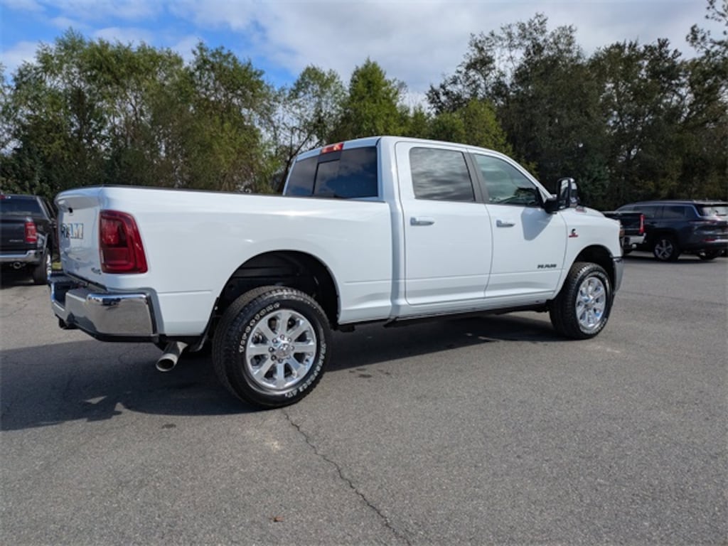 New 2026 Ram 2500 LARAMIE CREW CAB 4X4 6'4 BOX Pickup