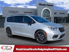 2026 Chrysler Pacifica LIMITED Passenger Van