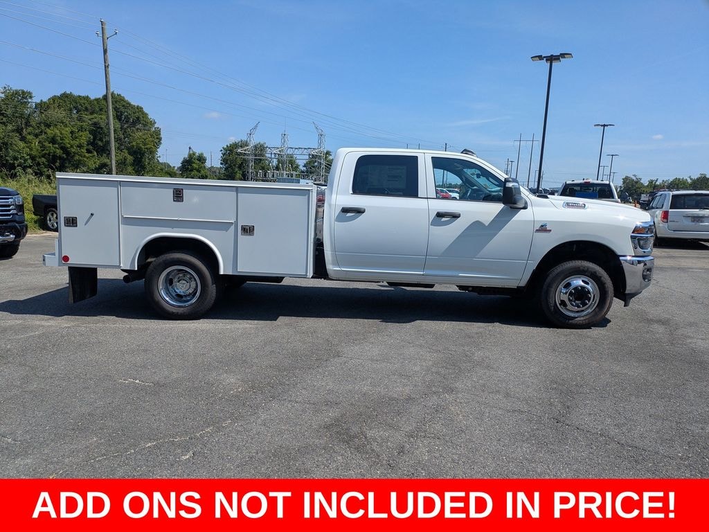 New 2026 Ram 3500 Chassis Cab TRADESMAN CREW 4X4 60' CA Pickup