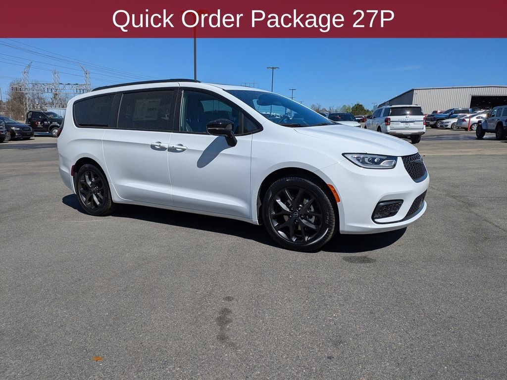 New 2026 Chrysler Pacifica LIMITED Passenger Van