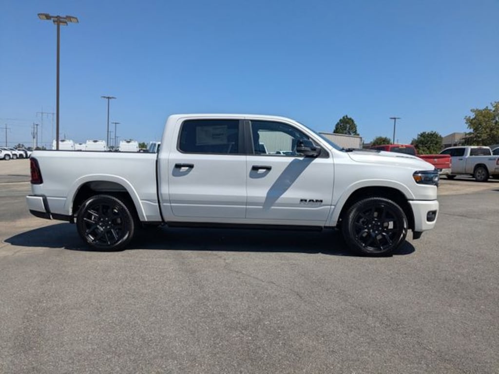 New 2026 Ram 1500 LARAMIE CREW CAB 4X4 5'7 BOX Pickup