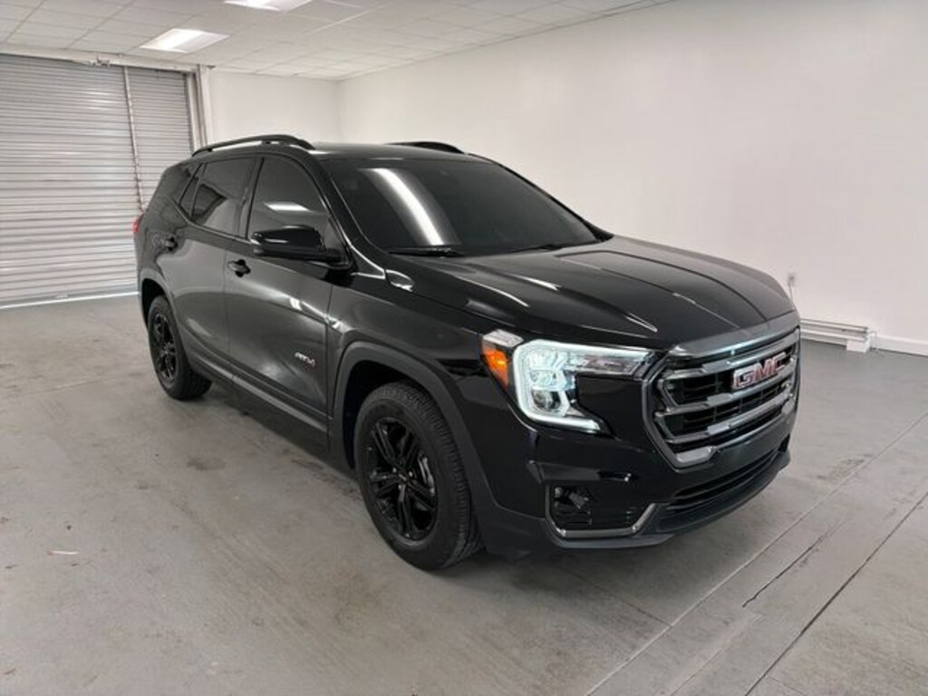 Used 2024 GMC Terrain AT4 SUV