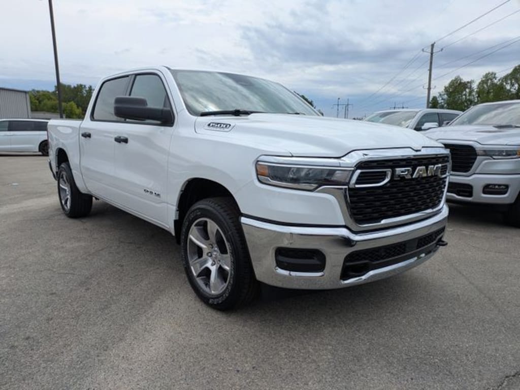 New 2026 Ram 1500 TRADESMAN CREW CAB 4X4 5'7 BOX Pickup