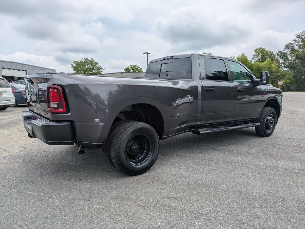 New 2026 Ram 3500 TRADESMAN CREW CAB 4X4 8' BOX Pickup