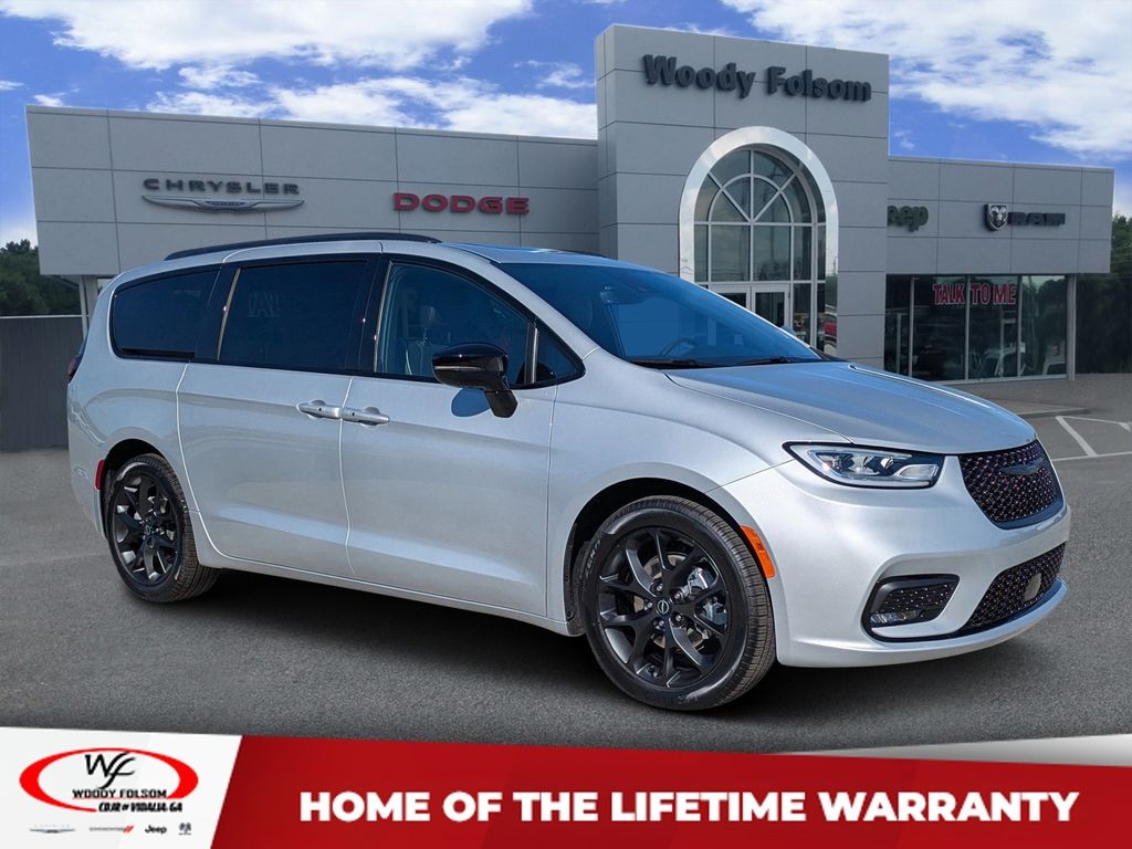 New 2026 Chrysler Pacifica LIMITED Passenger Van