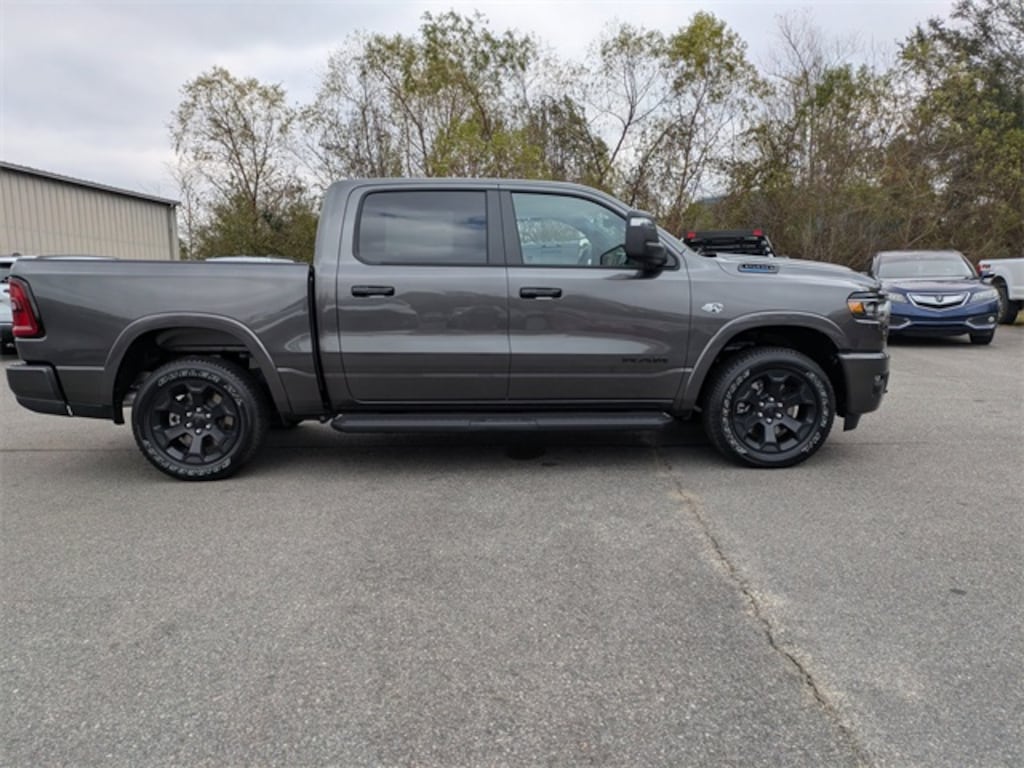 New 2026 Ram 1500 BIG HORN CREW CAB 4X4 5'7 BOX Pickup