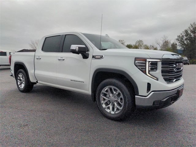 Used 2022 GMC Sierra 1500 SLT with VIN 3GTUUDET4NG563345 for sale in Vidalia, GA