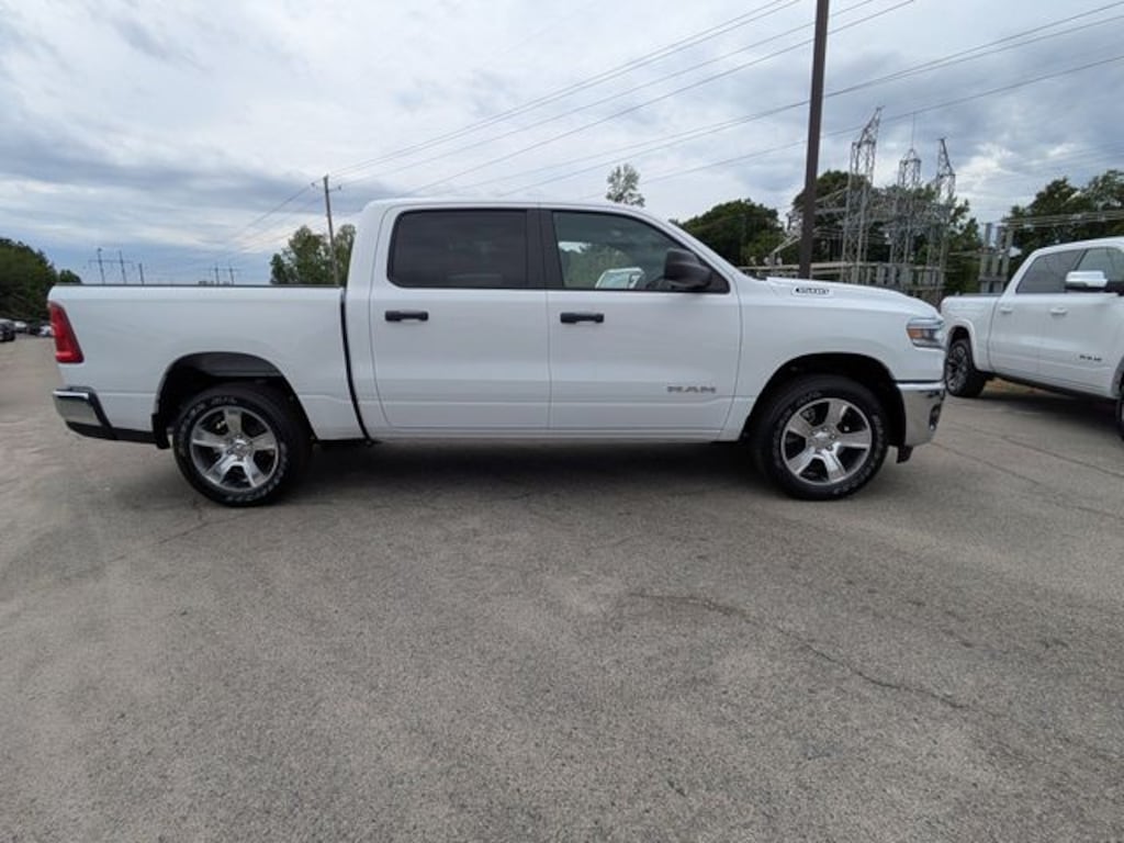 New 2026 Ram 1500 TRADESMAN CREW CAB 4X4 5'7 BOX Pickup