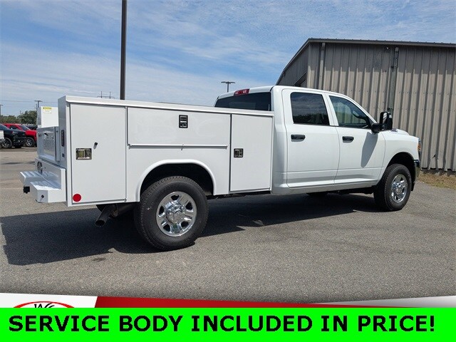2024 Ram 3500 Tradesman photo 3