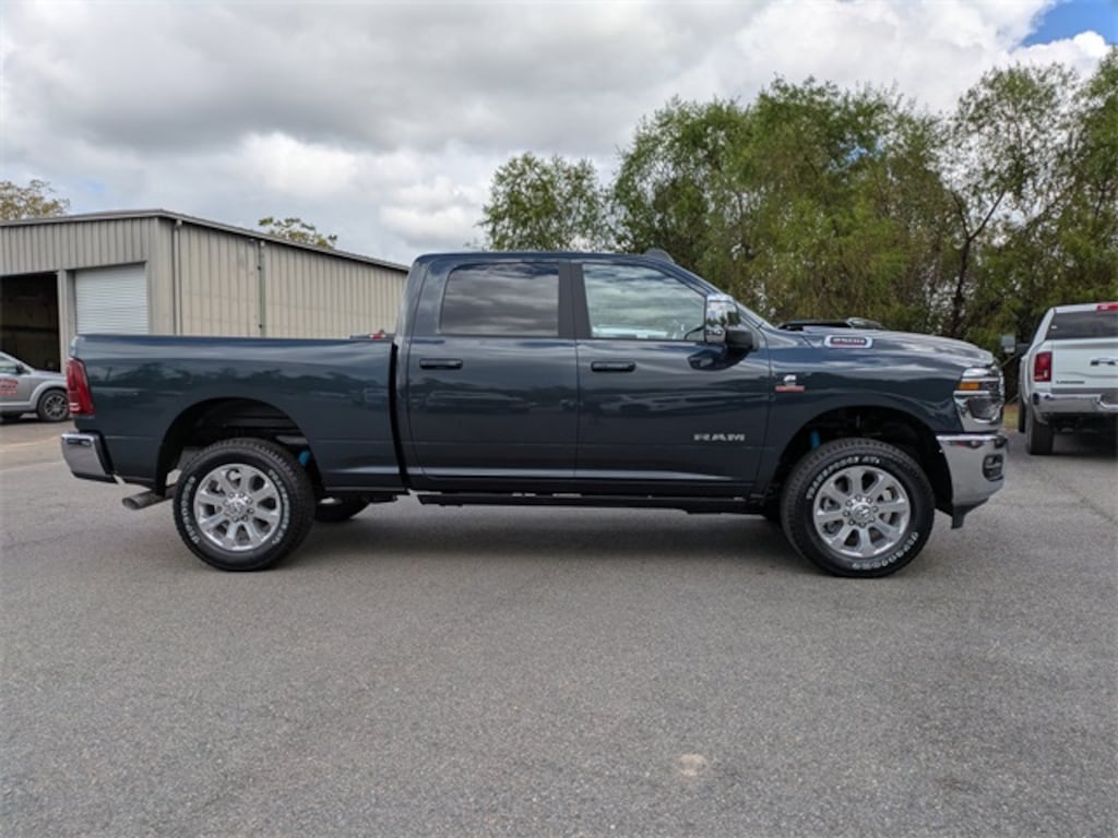 New 2026 Ram 2500 LARAMIE CREW CAB 4X4 6'4 BOX Pickup