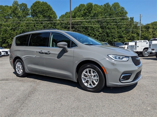 Used 2022 Chrysler Pacifica Touring L with VIN 2C4RC1BG6NR141974 for sale in Vidalia, GA