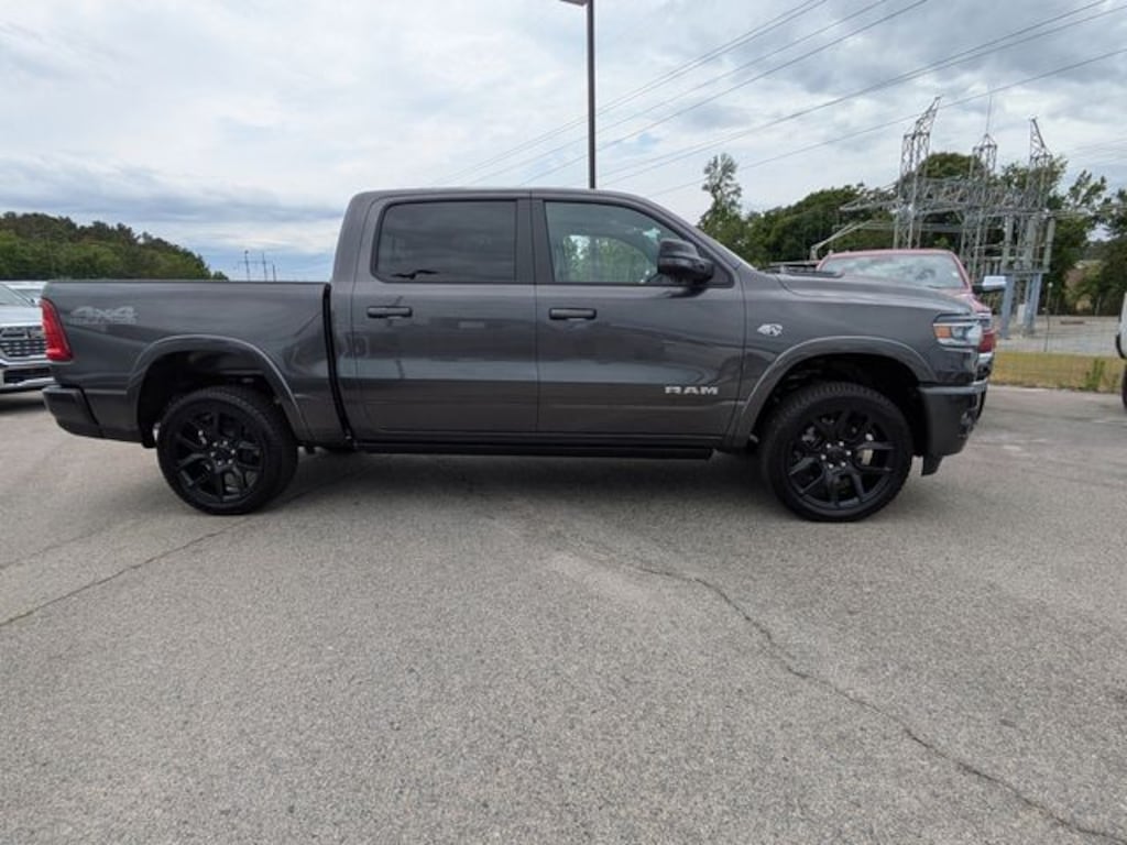 New 2026 Ram 1500 LARAMIE CREW CAB 4X4 5'7 BOX Pickup