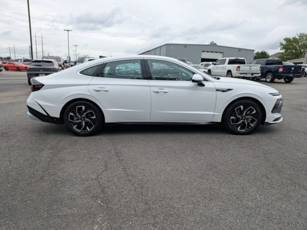 Used 2025 Hyundai Sonata SEL Sedan